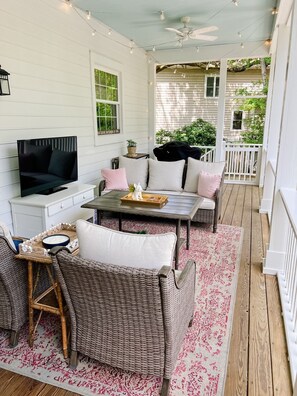 Smart TV, fireplace, printers - COASTAL HEAVEN!!! Spacious home w great outdoor living space w fireplace/TV (Isle of Palms)