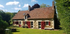 Exterior - Pretty country house with large garden (Diges)