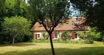 Pretty country house with large garden