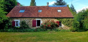 Exterior - Pretty country house with large garden (Diges)