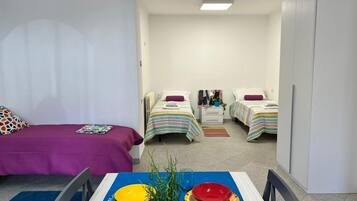 Fer et planche Ă repasser, Wi-Fi, draps fournis