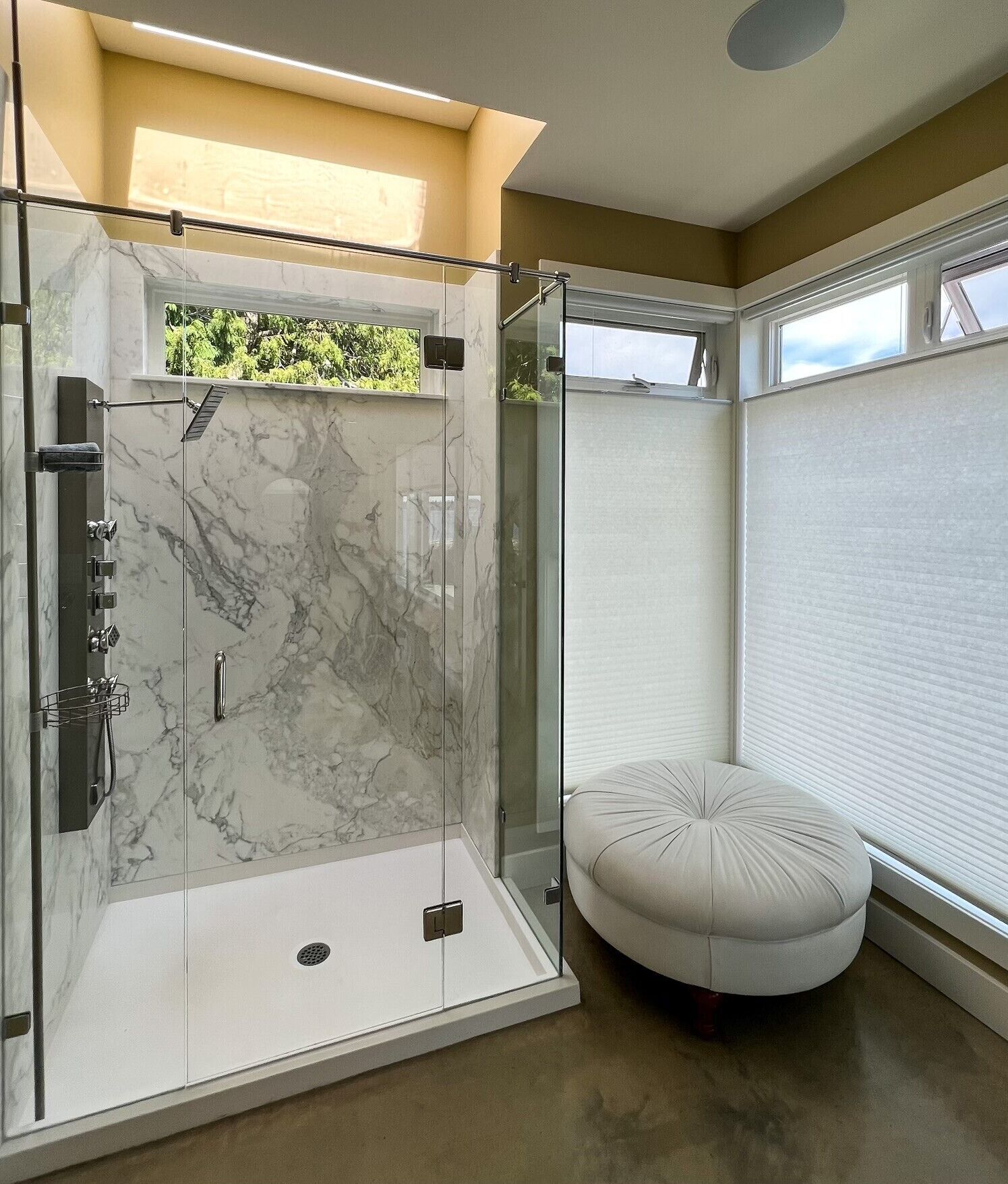 Bathtub, hair dryer, towels, soap