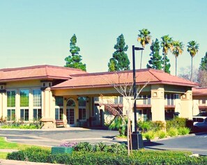 Exterior - Bposhtels Anaheim (Anaheim)