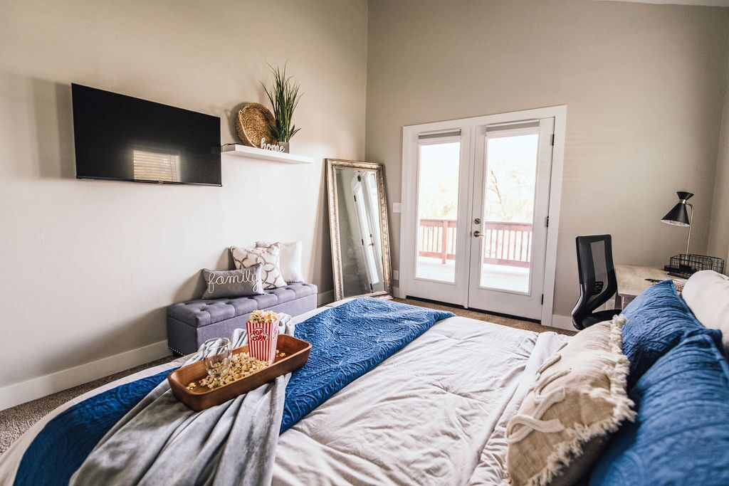 3 bedrooms, desk, travel crib, free WiFi