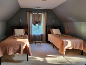 4 habitaciones, escritorio, tabla de planchar con plancha y wifi gratis