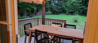 Perfect home for adventure! 2mi to Foxwoods, 15 min to Mystic, tour CT WineTrail
