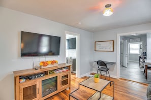 TV, fireplace, foosball, table tennis