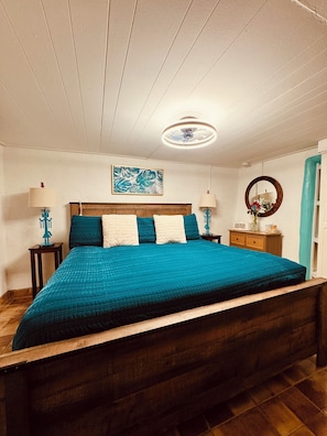 1 bedroom, iron/ironing board, free WiFi, bed sheets - Historic Cozy Adobe 2.9 miles to the Taos Plaza. Beautiful Mountain Views. (El Prado)