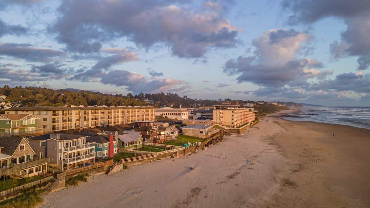 Una spiaggia nelle vicinanze