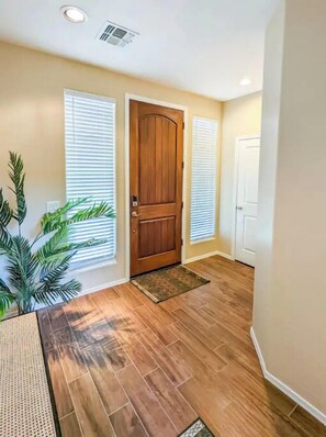 Interior - July 2022 Renovation - 3br/2.5 bath - Quiet, Gated, Family Community (Phoenix)