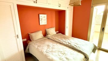 3 dormitorios, tabla de planchar con plancha, Internet y ropa de cama