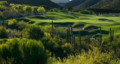 Pool / 2 BR 2 BA / Near JW Marriott / Patio