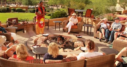 Pool / 2 BR / 2 BA / Patio / Near JW Marriott