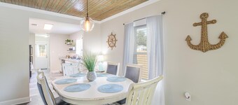 BlueFish Cottage, Walk 2 Beach, Casino, Pet Friendly