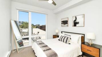 1 bedroom, desk, iron/ironing board, WiFi