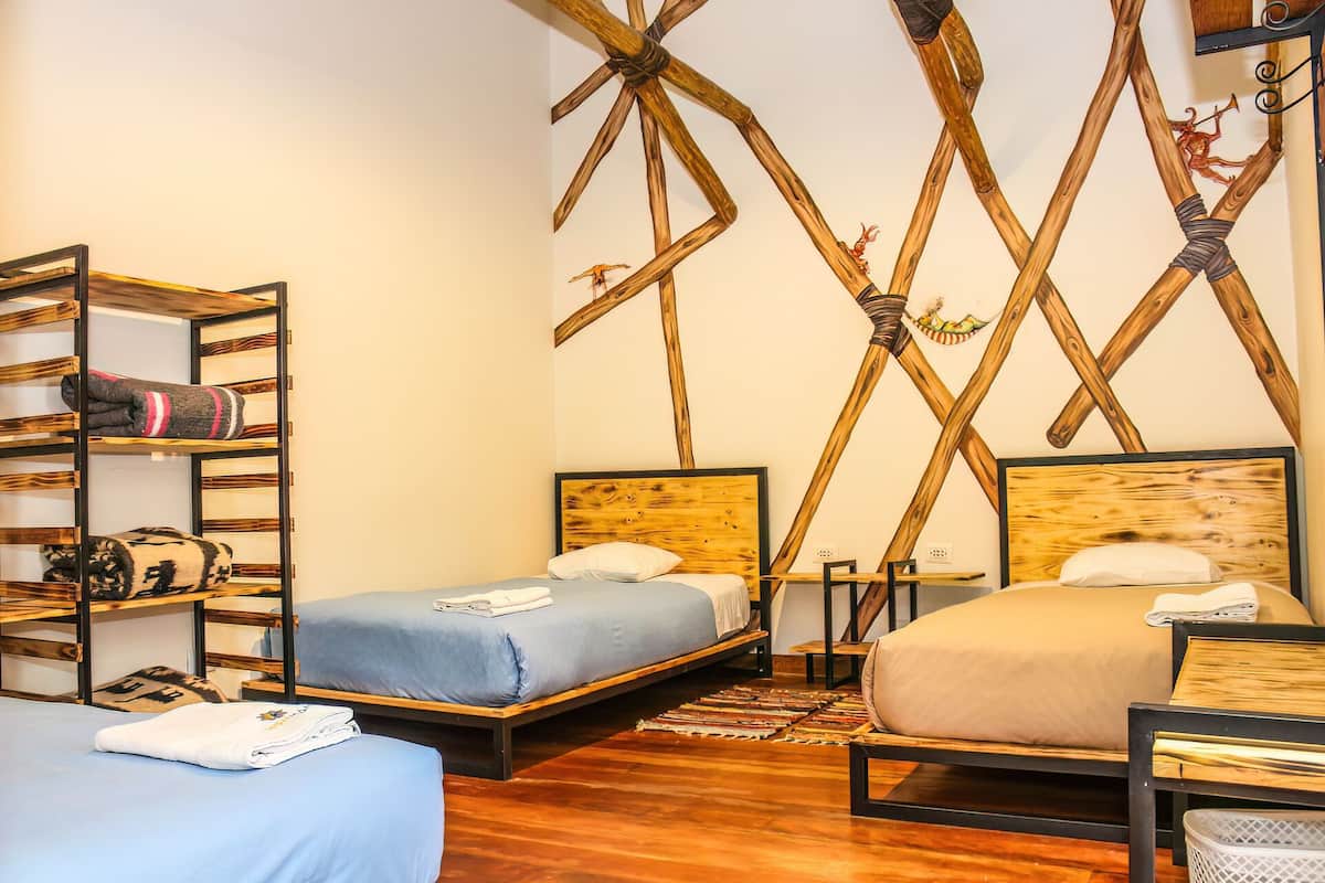 Design-Dreibettzimmer, 1 Schlafzimmer | 1 Schlafzimmer, Bettwäsche aus ägyptischer Baumwolle