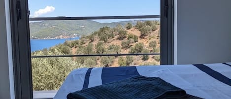 5 bedrooms, desk, iron/ironing board, free WiFi