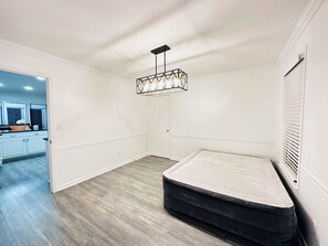 4 Schlafzimmer, Schreibtisch, Bügeleisen/Bügelbrett, kostenloses WLAN