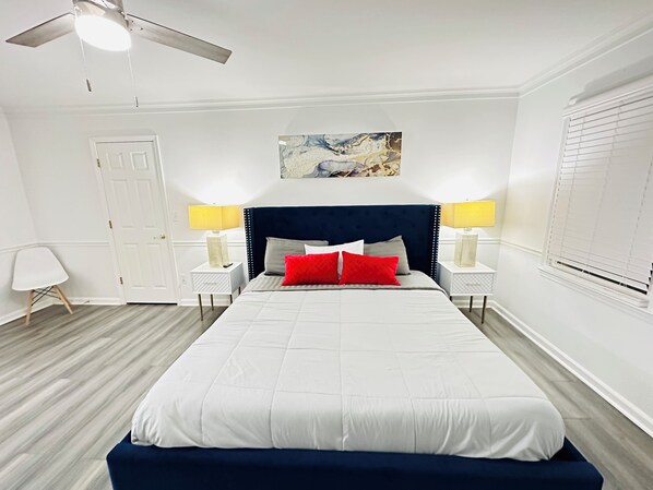 4 Schlafzimmer, Schreibtisch, Bügeleisen/Bügelbrett, kostenloses WLAN