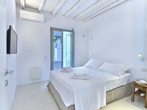 1 dormitorio, cuna de viaje, wifi y ropa de cama