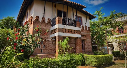 Country Villa with Modern Amenities, Santiniketan