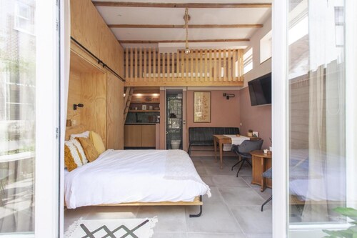 Lovely and Charming Guesthouse Near City Center Close to Rotterdam