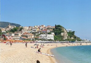 Beach nearby - Lovely designer apartment (Coppo)