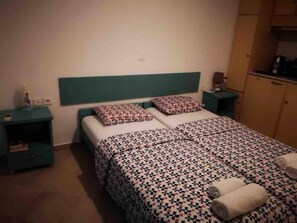 House, Multiple Beds | 4 bedrooms, free WiFi, bed sheets - Grande Grotta Studios - Sleeps 8 - Free Parking (Kalymnos)