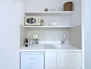 Fridge, microwave, coffee/tea maker, electric kettle