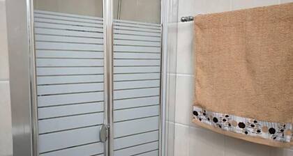 Apartment - Sleeps 5 - Parking - Private Terrace
