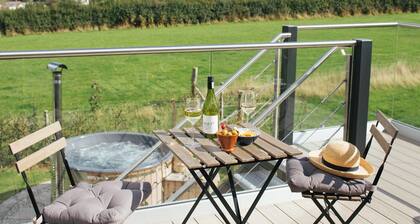 Luxury Hayloft with panoramic Dartmoor views