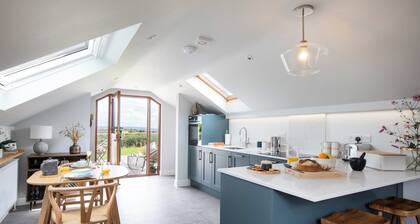 Luxury Hayloft with panoramic Dartmoor views