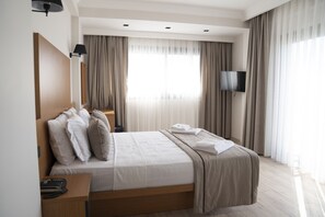 Premium bedding, laptop workspace, soundproofing, free WiFi - Nova Butik Hotel (Cesme)