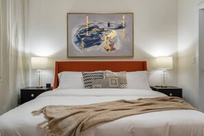 2 Schlafzimmer, Schreibtisch, Bügeleisen/Bügelbrett, kostenloses WLAN