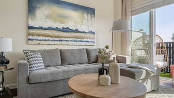 TV connectée, cheminée, espaces bureaux