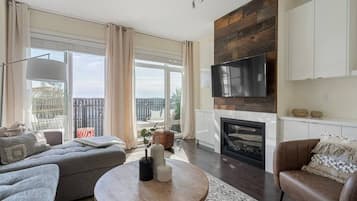 TV connectée, cheminée, espaces bureaux