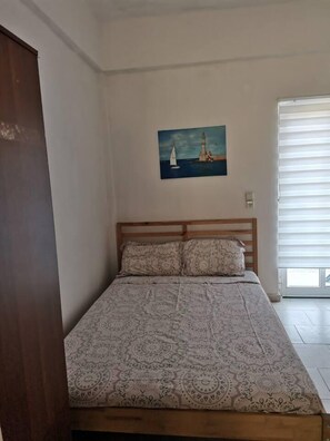 1 bedroom, bed sheets