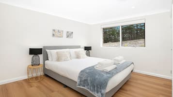 9 dormitorios, tabla de planchar con plancha, cuna de viaje y wifi