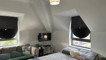 Apartment | 3 bedrooms, iron/ironing board, free WiFi, bed sheets