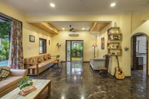 Interior - 4bhk with private pool fully air-condition (Lonavla)