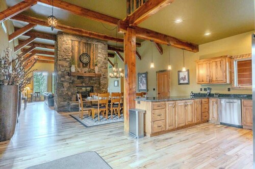 Snow Creek Lodge Summ