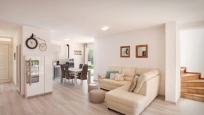 Unclassified image, 5 of 29, button