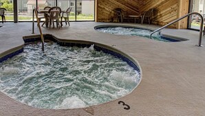 Interior - Good Vibes Only * Studio Condo for 2 wifi pool WFH (Gatlinburg)