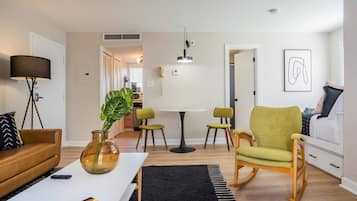 Strykejern/-brett, wi-fi og sengetøy