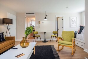 Bügeleisen/Bügelbrett, WLAN, Bettwäsche