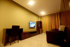 Luxury Room | Living area - GOLDEN CROWN HOTEL ALSEEB MUSCAT (Seeb)
