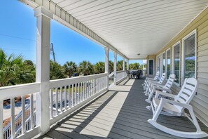 Terrace/patio - Lollipops Beach House - Four Bedroom, Three Bath, Private Pool in Long Bay (Myrtle Beach)