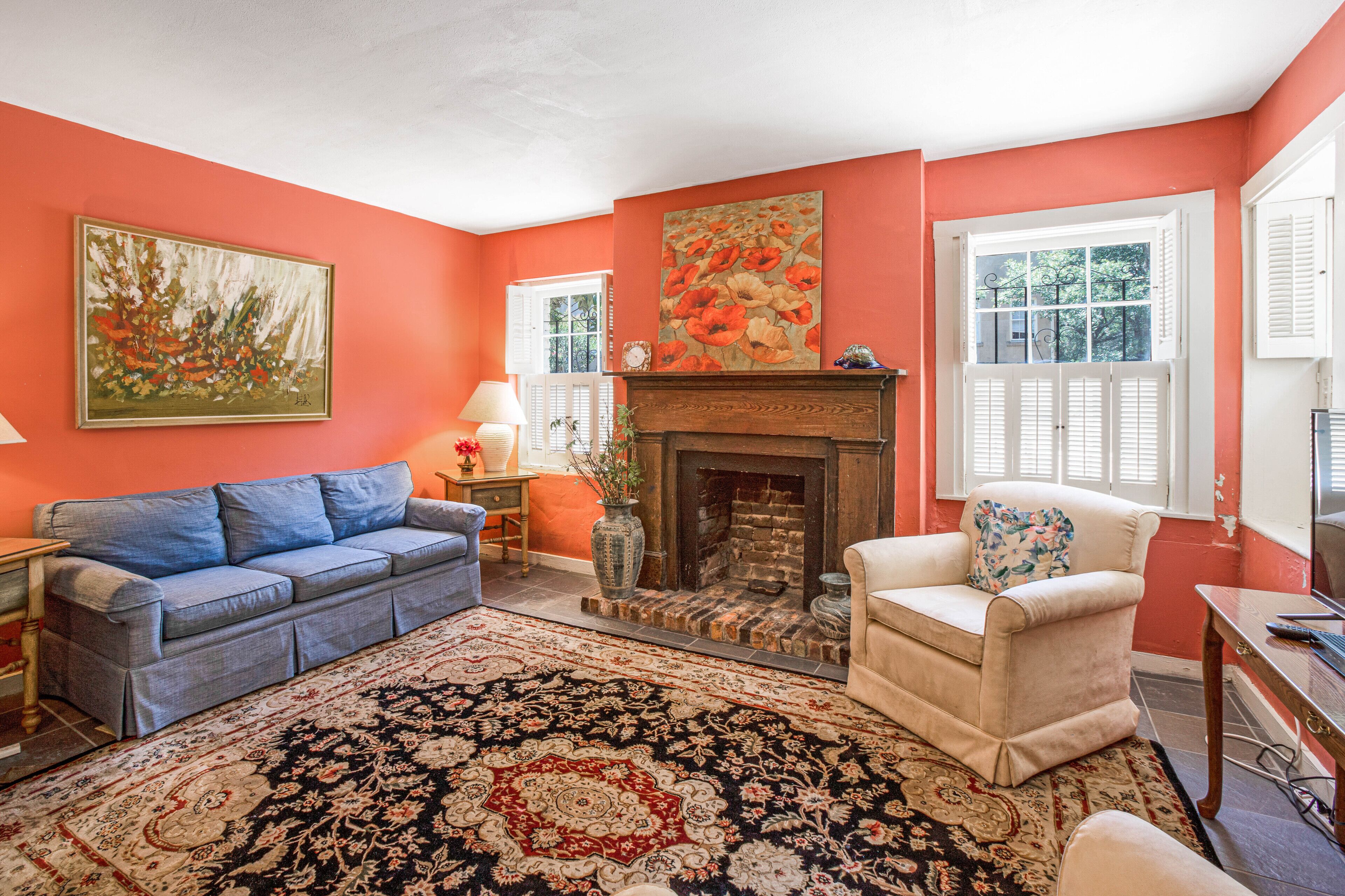 Bright Garden Apartment on Beautiful Chatham Square by Lucky Savannah