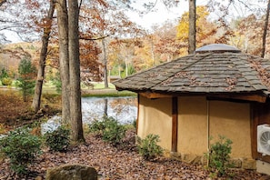 Property grounds - The Hobbit House - Romance Straight From The Shire (Farmington)