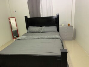 House | 2 bedrooms, free WiFi, bed sheets - 2 Bed Apartment - Sleeps 4 - Parking - Wifi (Georgetown)